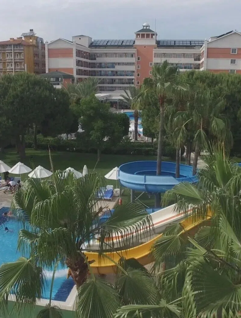 Insula Resort