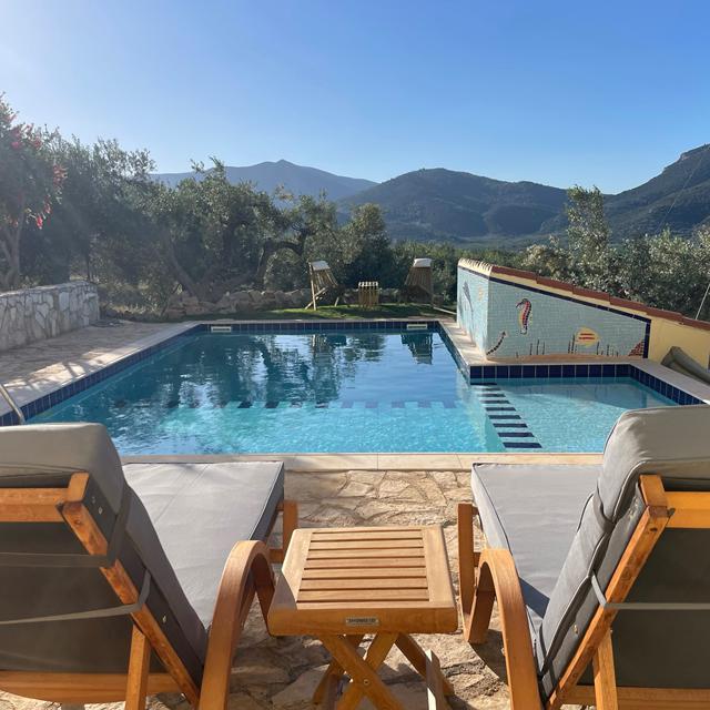 Orange Apartments - Eliza was here